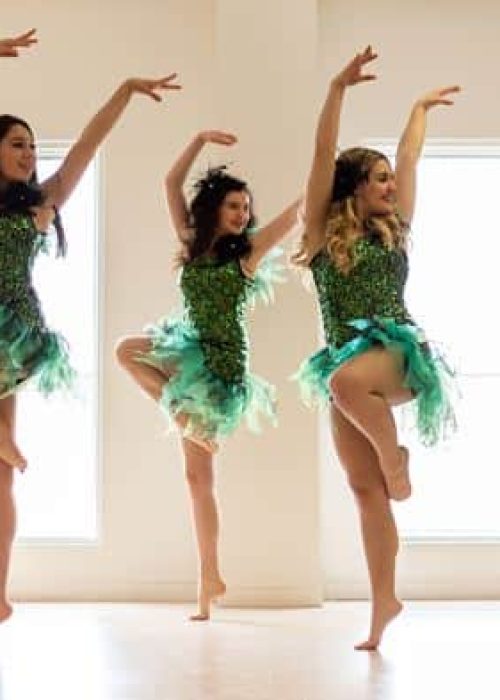 Danseuses et danseurs de tous âges à l'École de Danse R. Jasmin